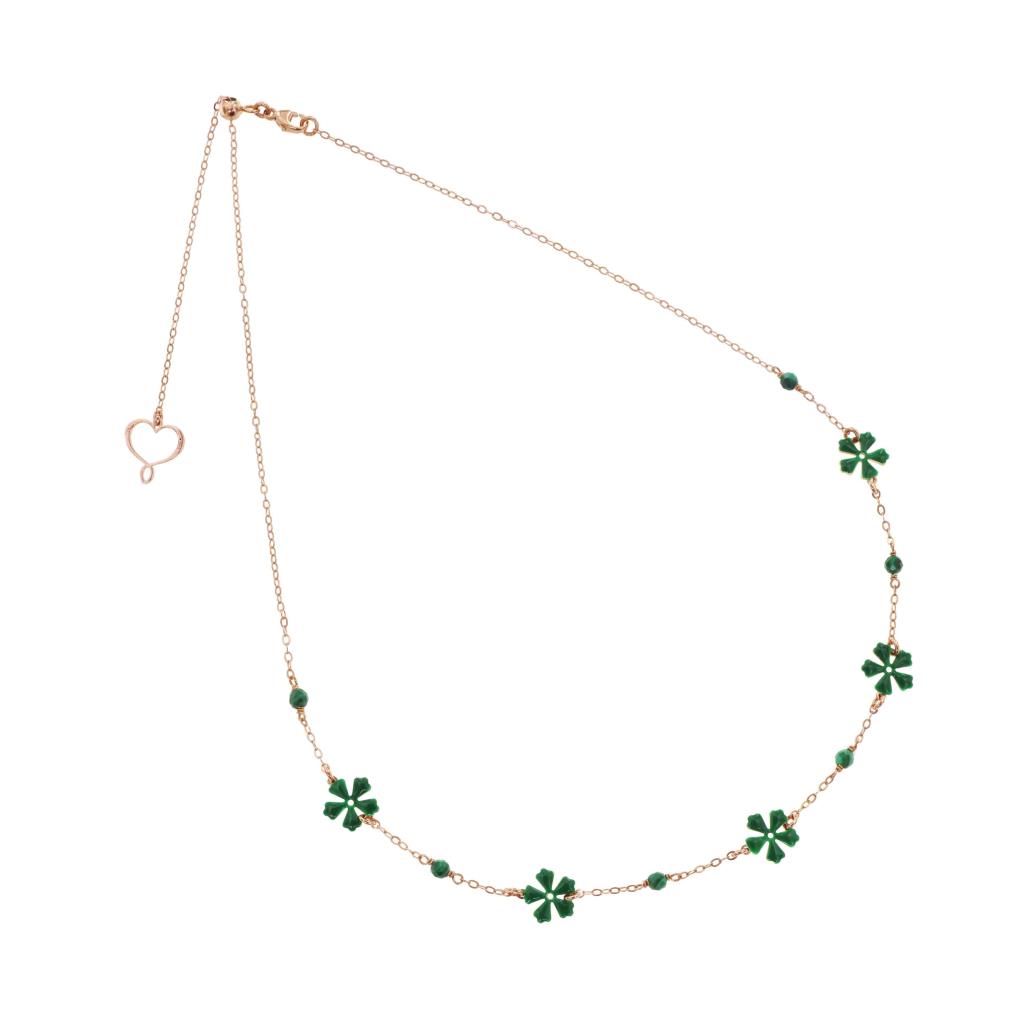 Collana girocollo di catena con cinquwe fiori in smalto verde - MAMAN ET SOPHIE