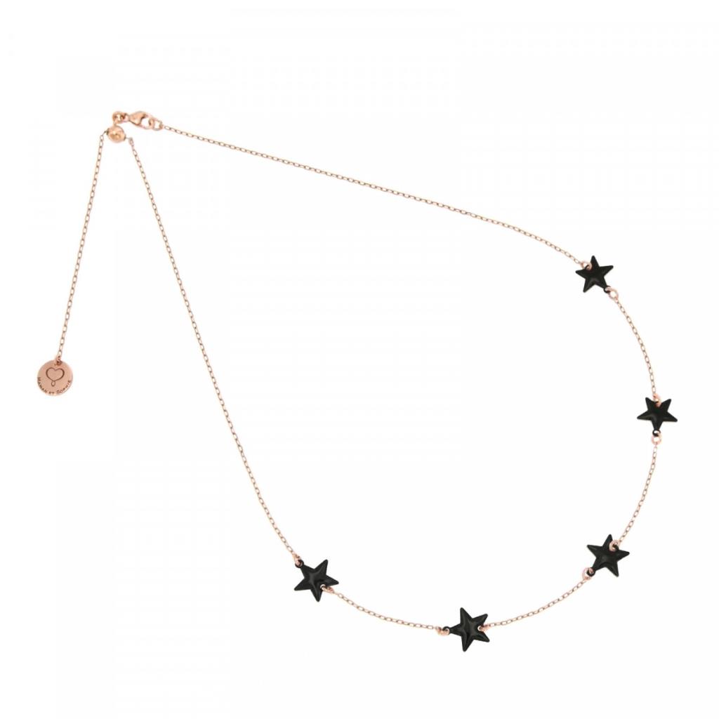 COLLANA GIROCOLLO REALIZZATA CON CATENA DI ARGENTO 925 PLACCATO IN ORO ROSA AD ALTO SPESSORE ED ALTA RESISTENZA. HA CINQUE STELLE DI 8 MM IN ARGENTO 925 SMALTATE IN NERO DA AMBO I LATI. - MAMAN ET SOPHIE