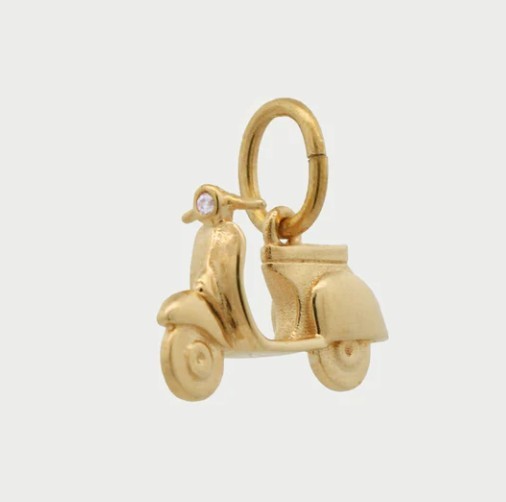 Charm Vespa - RUE DES MILLE
